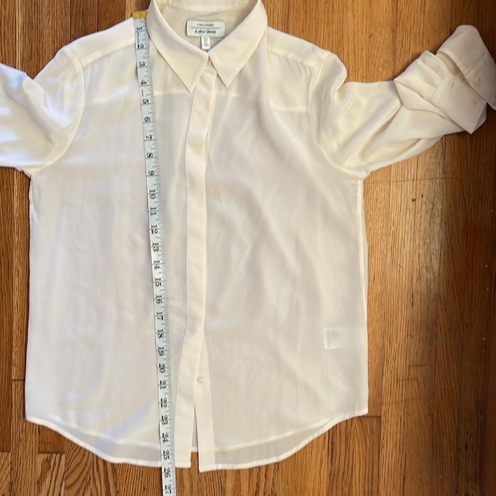Paris Atelier Cream Colored Silk Button Up Blouse Sz 2 - Picture 9 of 10